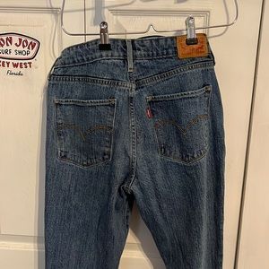 721 Levi’s high rise jeans